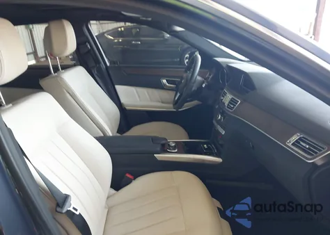 2014 Mercedes-Benz E 350 z USA, uszkodzony, nr VIN WDDHF5KB3EA875612